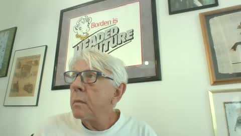 Snapshot of bestshot1951 chatting on October 9, 3:21 pm bestshot1951 online show from October 9, 3:21 pm