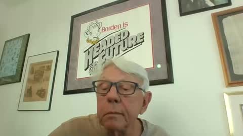 Snapshot of bestshot1951 chatting on October 31, 1:45 pm bestshot1951 online show from October 31, 1:45 pm