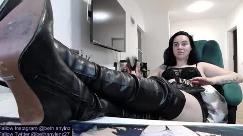 Snapshot of bethanylenz2 chatting on November 4, 10:03 am bethanylenz2 online show from November 4, 10:03 am