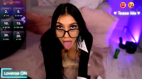 Snapshot of betsygonzale chatting on February 23, 10:49 am Betty online show from February 23, 10:49 am