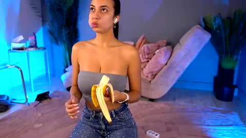 Snapshot of betsygonzale chatting on September 10, 3:50 am Betty online show from September 10, 3:50 am