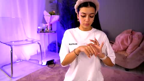 Snapshot of betsygonzale chatting on September 20, 3:51 am Betty online show from September 20, 3:51 am