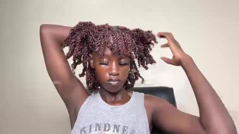 Snapshot of betty_fire_ chatting on January 6, 7:09 am Adah online show from January 6, 7:09 am