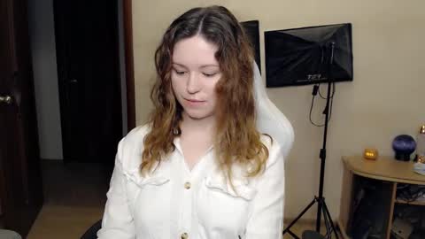 Betty online show from October 16, 7:59 pm