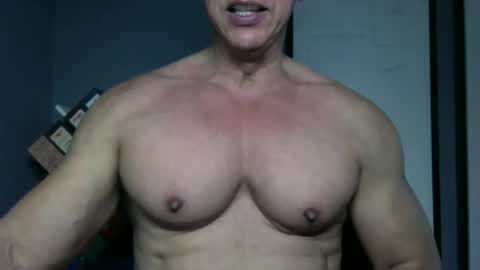 Snapshot of bgdkmuscleguy chatting on November 14, 6:28 pm BGDKMUSCLEGUY - SELECTED BY CHATURBATE AS A TOP BROADCASTER FOR 2023 online show from November 14, 6:28 pm
