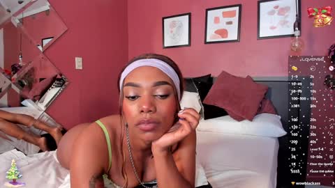 Snapshot of bhritany_brow chatting on December 11, 6:52 pm Bhri online show from December 11, 6:52 pm