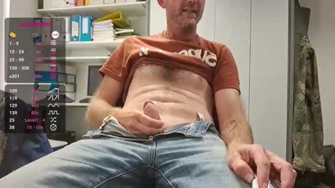 My name is David and if you like public exhibitions you wont be disappointed with me LoL - My favorite vibes is 44  online show from September 24, 4:32 pm