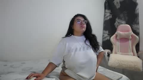 Snapshot of bianca_boobs chatting on October 1, 9:15 am Bianca Tuesday to Sunday from 2am to 6am UTC-5 online show from October 1, 9:15 am