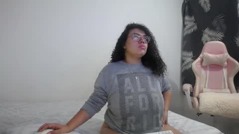 Snapshot of bianca_boobs chatting on November 18, 9:47 am Bianca Tuesday to Sunday from 2am to 6am UTC-5 online show from November 18, 9:47 am