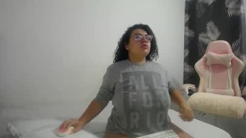 Snapshot of bianca_boobs chatting on December 16, 9:25 am Bianca Tuesday to Sunday from 2am to 6am UTC-5 online show from December 16, 9:25 am