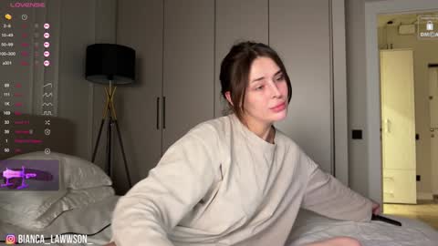 Snapshot of bianca_lawwson_ chatting on December 8, 10:14 pm Bianca online show from December 8, 10:14 pm