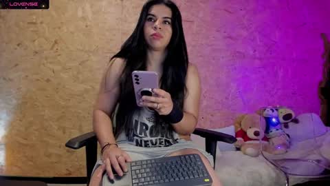 Biancastrong.. IGThebiancastrong online show from March 4, 2:27 am