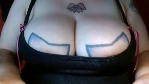 Snapshot of bianka_star_ chatting on December 18, 10:35 pm bianca online show from December 18, 10:35 pm