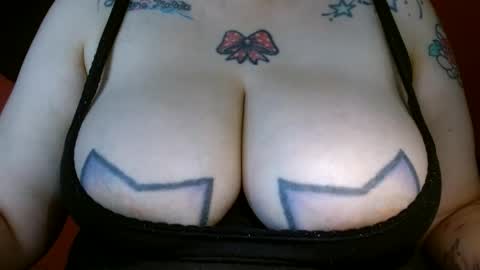 Snapshot of bianka_star_ chatting on January 22, 2:14 pm bianca online show from January 22, 2:14 pm