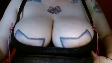 Snapshot of bianka_star_ chatting on February 5, 3:52 pm bianca online show from February 5, 3:52 pm