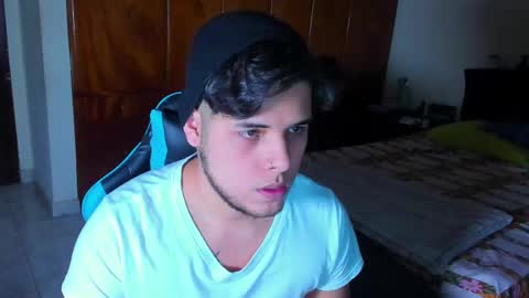 Snapshot of big_cockjughead chatting on October 7, 11:46 pm Logan Sprouse online show from October 7, 11:46 pm