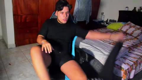 Snapshot of big_cockjughead chatting on October 9, 8:18 pm Logan Sprouse online show from October 9, 8:18 pm