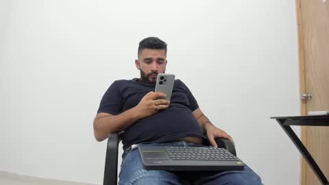 Snapshot of big_dad69 chatting on October 24, 1:13 am Tommy online show from October 24, 1:13 am