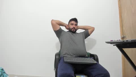 Snapshot of big_dad69 chatting on November 1, 11:51 pm Tommy online show from November 1, 11:51 pm