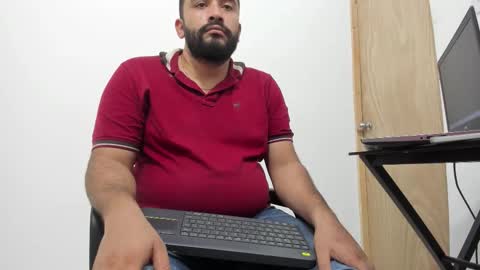 Snapshot of big_dad69 chatting on November 6, 2:45 am Tommy online show from November 6, 2:45 am