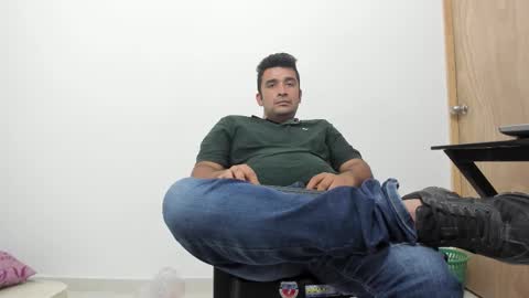 Snapshot of big_dad69 chatting on November 29, 1:52 am Tommy online show from November 29, 1:52 am