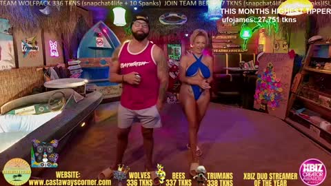 Snapshot of bigbananamilfshake chatting on December 17, 4:34 am Mya and Angelo online show from December 17, 4:34 am