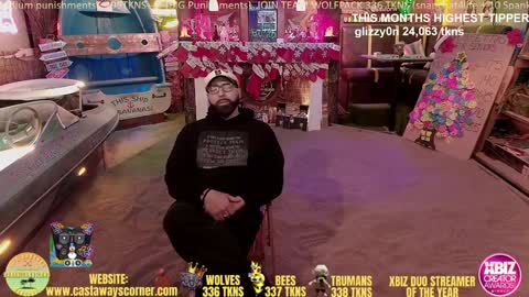 Snapshot of bigbananamilfshake chatting on December 30, 4:20 am Mya and Angelo online show from December 30, 4:20 am