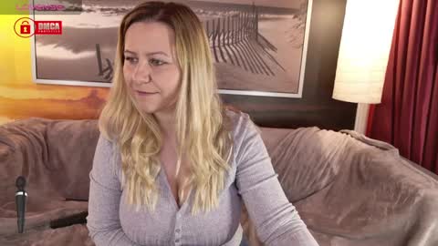 BigBoobsArri online show from March 5, 7:05 am