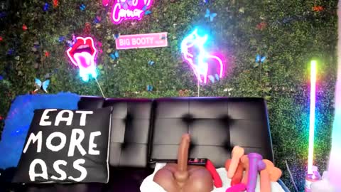 bigbuttsarena online show from December 3, 12:02 am