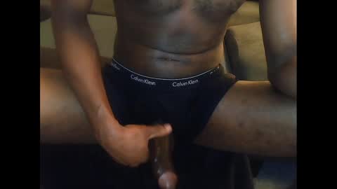 Snapshot of bigcalvin10 chatting on October 4, 4:43 am bigcalvin10 online show from October 4, 4:43 am