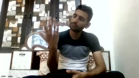 akash online show from November 17, 8:31 am