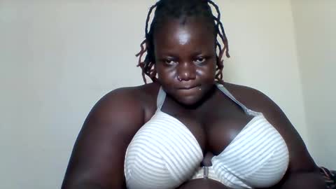 Snapshot of bigdarkass chatting on February 14, 12:19 am VIOLET online show from February 14, 12:19 am