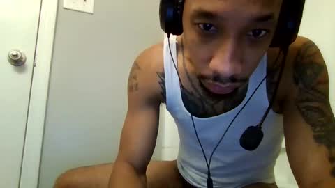 Snapshot of bigdickmarixxx chatting on November 29, 9:56 am bigdickmarixxx online show from November 29, 9:56 am