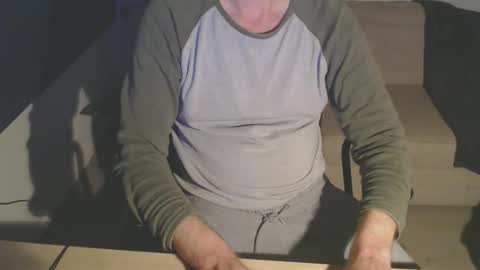 Snapshot of bigdutchenergy chatting on November 29, 12:46 am BigDutchEnergy online show from November 29, 12:46 am