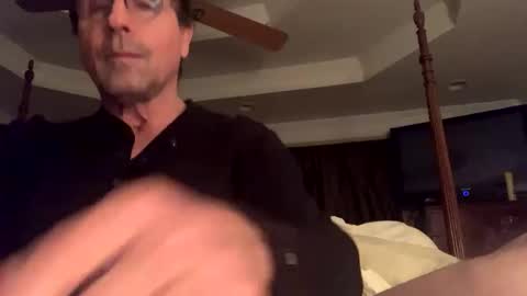 Snapshot of bignjakd6 chatting on December 1, 10:04 pm CumCMe online show from December 1, 10:04 pm