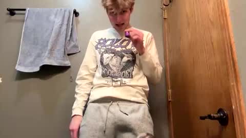 bigskinnyboyshh online show from December 10, 11:30 pm