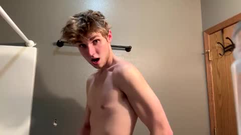 bigskinnyboyshh online show from January 3, 5:28 am