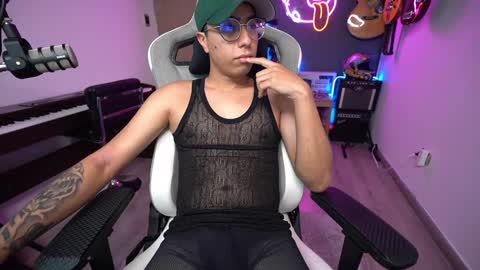 bigxboy96 online show from December 5, 7:05 am