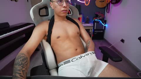 bigxboy96 online show from February 3, 7:40 am