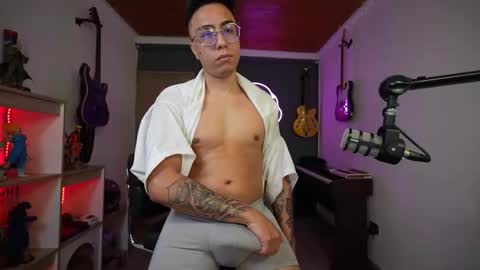 bigxboy96 online show from November 4, 2:21 am