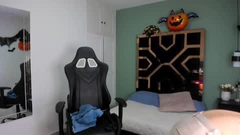 Billie online show from November 6, 11:04 pm