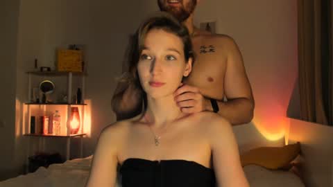 Snapshot of billy_full chatting on December 9, 7:39 pm Billy and Lisahelp us to reach 100 likes online show from December 9, 7:39 pm