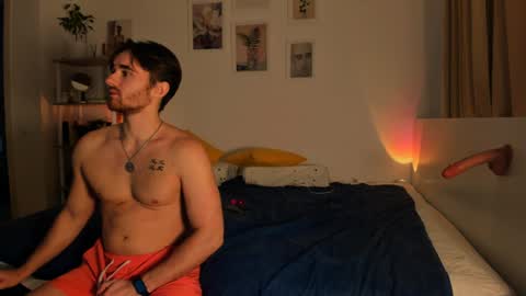 Snapshot of billy_full chatting on December 13, 10:51 am Billy and Lisahelp us to reach 100 likes online show from December 13, 10:51 am