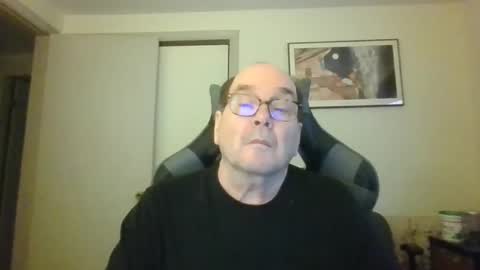 Snapshot of bink195234 chatting on January 31, 3:33 pm Bink195234 online show from January 31, 3:33 pm