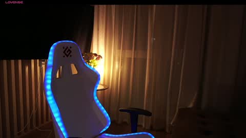 Ann Braslowsky online show from December 5, 3:26 am