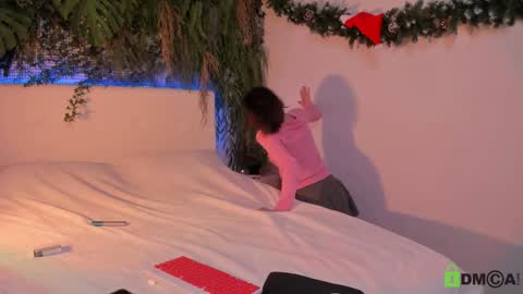 Jenny online show from December 17, 4:43 pm