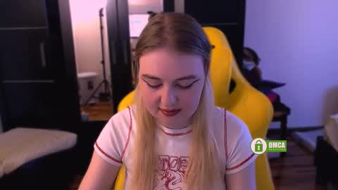 Snapshot of black_neon chatting on November 24, 9:09 am Sasha and Bella online show from November 24, 9:09 am