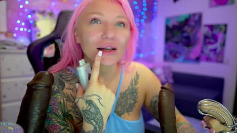 Alice online show from December 2, 12:40 pm