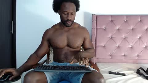 Snapshot of blacknikes chatting on January 6, 1:08 pm Twtter 1MikeBeckford Onlyfns beckfordmike online show from January 6, 1:08 pm