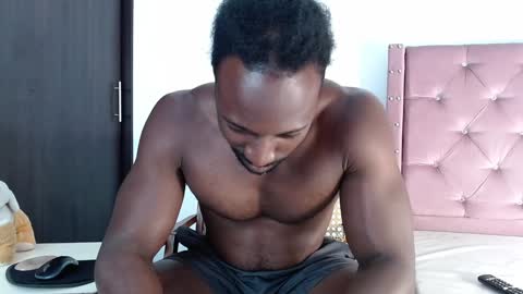 Snapshot of blacknikes chatting on January 6, 11:09 pm Twtter 1MikeBeckford Onlyfns beckfordmike online show from January 6, 11:09 pm